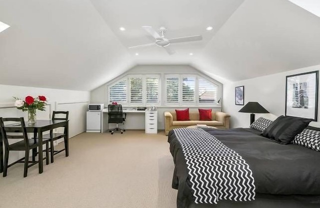 Triple Size Loft + Private Ensuite & Breakfast