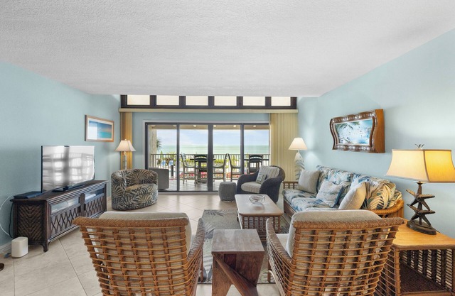 Tropical & Elegantly Updated Oceanfront Townhome