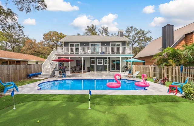 Tropical Oasis Retreat in Tarpon Springs