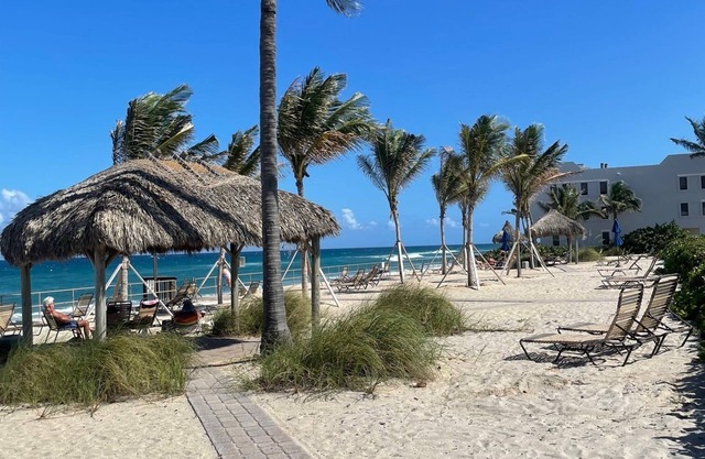 Tropical paradise in Florida's Gold Coast!