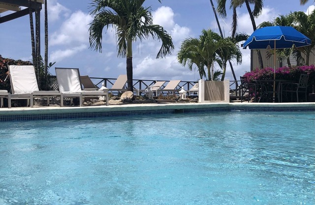 Tropical Sunset Beach Apartment Hotel