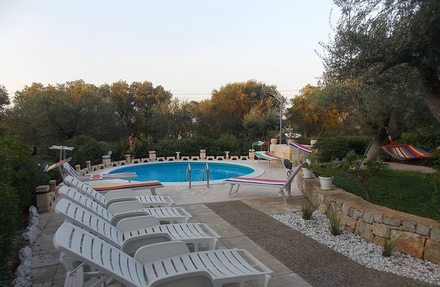 TRULLO IN PUGLIA WITH PRIVATE POOL, PETS ALLOWED