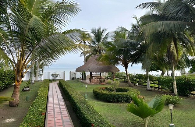 Tu casa de playa frente al mar en Tolú