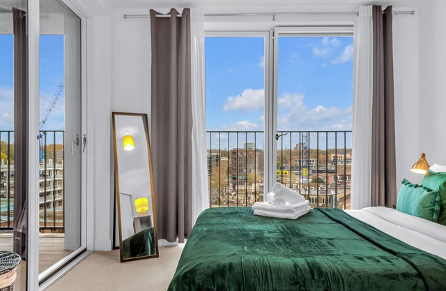 Two Bed Apartment near Rookwood Way by MySquare