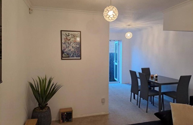 Two-bed house, Dartford. 5 min away from the train station and town centre!