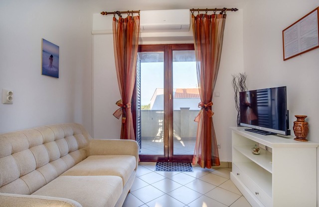 Two bedroom apartment with terrace and sea view Mali Lošinj, Lošinj (A-7879-c)
