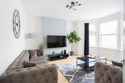 Two bedroom apartment in Dalston