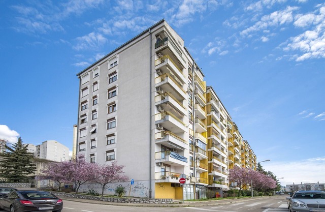 Two bedroom apartment with balcony and sea view Rijeka (A-17629-a)