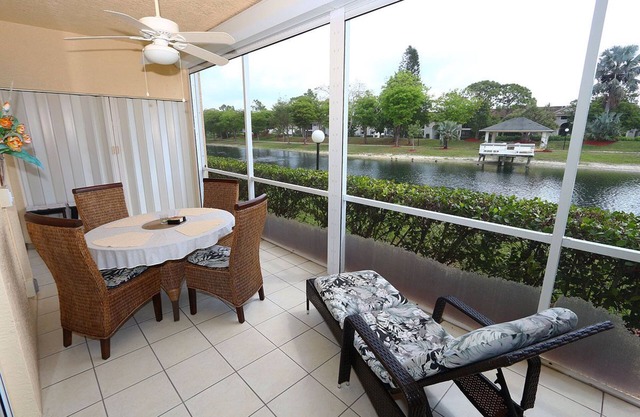 Two Bedroom Condo Located Near Lakes Park in South Fort Myers