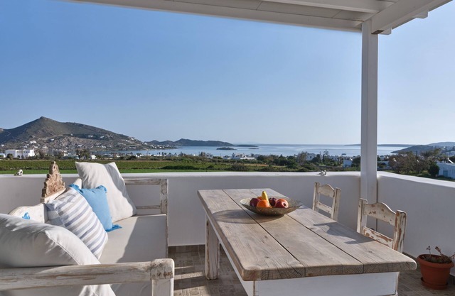 Two Bedroom Cycladic House With Sea View
