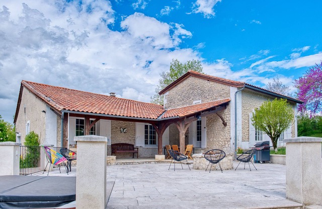 Two Charming Houses with Pool, and Beautiful Surroundings: WherenAuthenticity Meets Modern Comfort