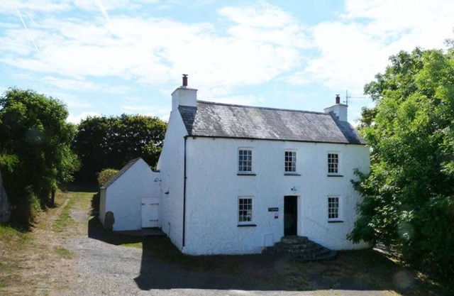 Ty'r Castell in St Davids Peninsula