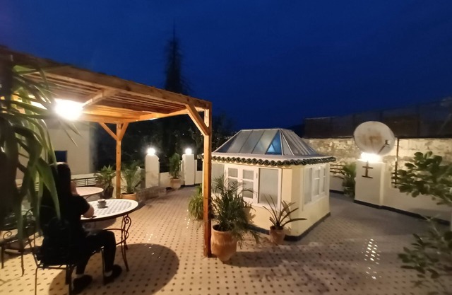 Typical riad with private terrace and free swimming pool 300 meters away.