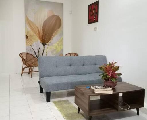 UIA Younee Kuantan Homestay 3R2B 9pax 5 min to town