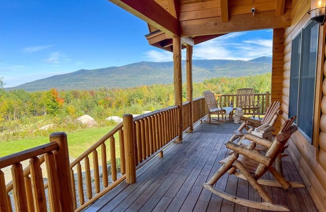 Ultimate Luxury Lodge in NH: Ski-Hottub-Pool Tbl-Yoga-Hike