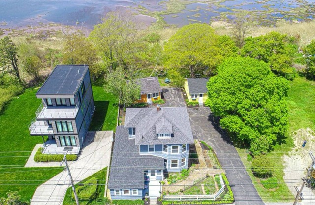 Ultimate Pine Point Beach Family Compound-4 Units, 8 Bedrooms, Yard