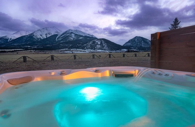 Ultimate Privacy w/Spa & Unbeatable Views