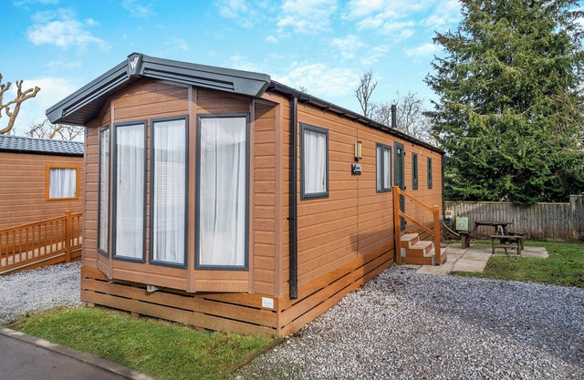 Ultra modern caravan with one master double with en suite W.