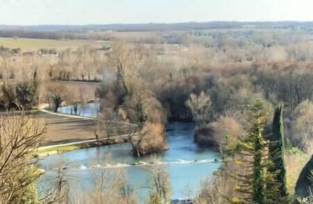 Un Petit Cocon Avec vue Panoramique et Sauna Dans un Village Pittoresque!