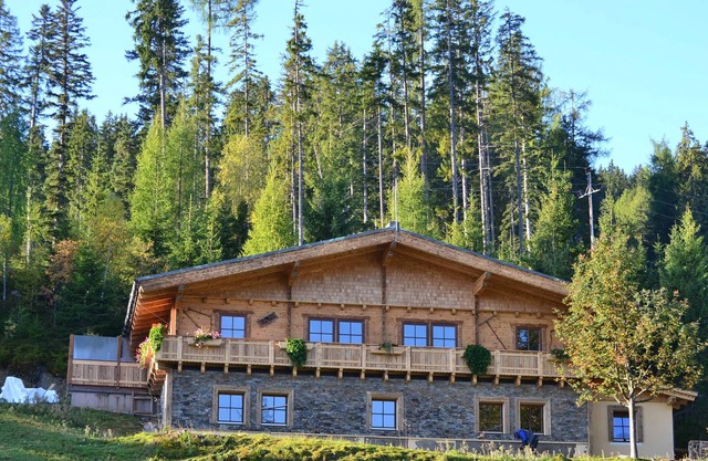 Unique ALM in absolute seclusion and in winter right on the slopes !