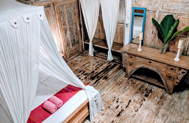 Unique and lovely wooden cottage 2