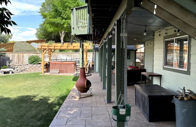 Unique basement unit for families, singles, travel nurse & couples in Denver