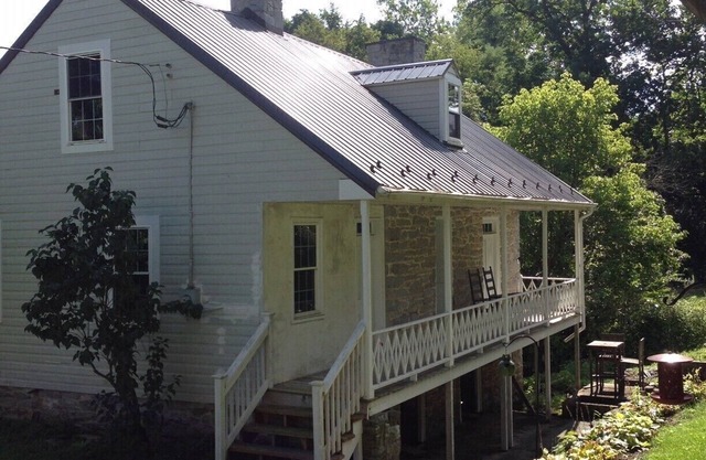 Unique Historic Cottage - Springhouse 1803