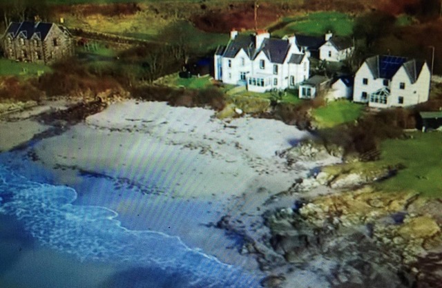 Unique house in an idyllic situation on a beach