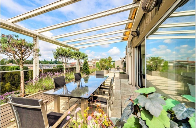 Unique in Brussels : luxuous penthouse (160m2 + 80m2) panoramic view.
