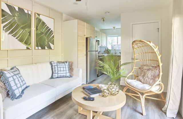 Unique Private & Cozy Tropical Guesthouse Near Disney/LA