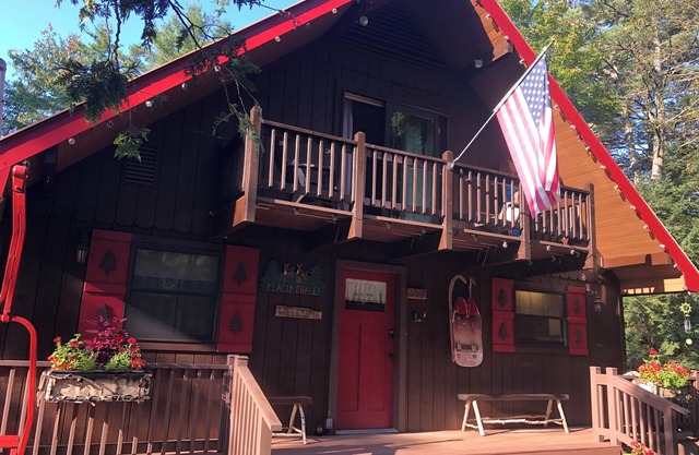 Unique, Private, & Walking Distance to Town