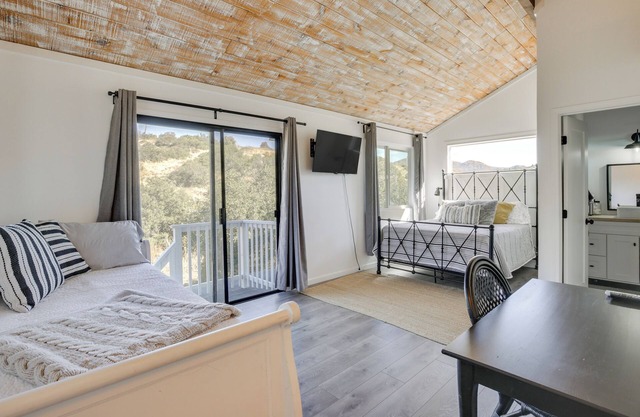 Unique Stay: Alpine 'mariposa Farmhouse' w/Views!