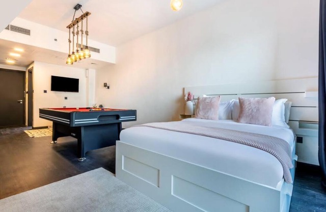 Unique Studio with Jacuzzi