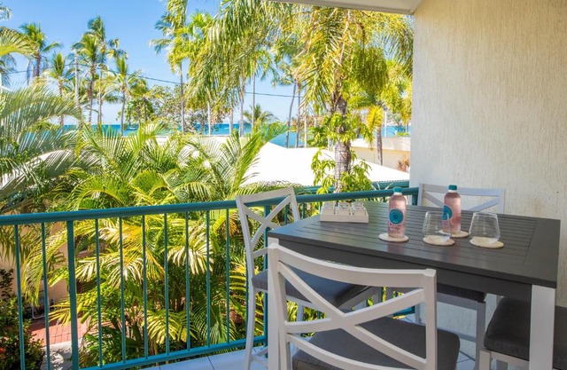 Unit 10 Sails on Horseshoe