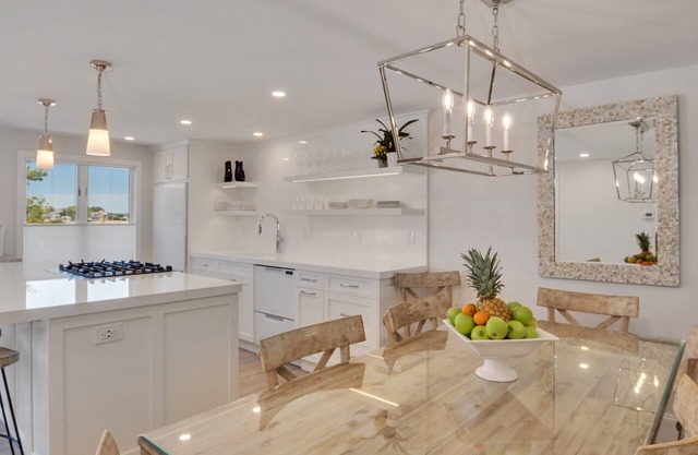 Unit 143 Poolside 4BD-A/C, Private Balcony, Association Beach & Pool