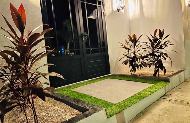 Unit 3 Luxurious studio, just 3 minutes walk to the beach in an exclusive area.