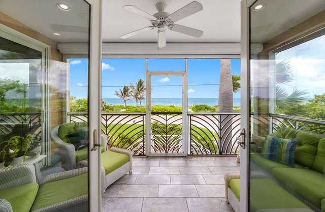 Unparalleled Gulf-to-Bay Living - Luxury Beachfront Retreat-Captiva Island