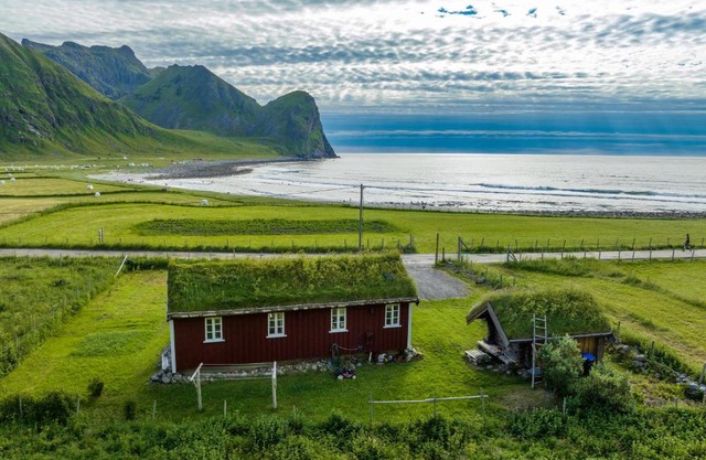 Unstad cabin with seaview