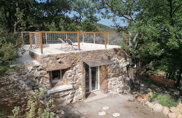 Unusual cottage: La Bergerie des Restanques! For nature lovers!