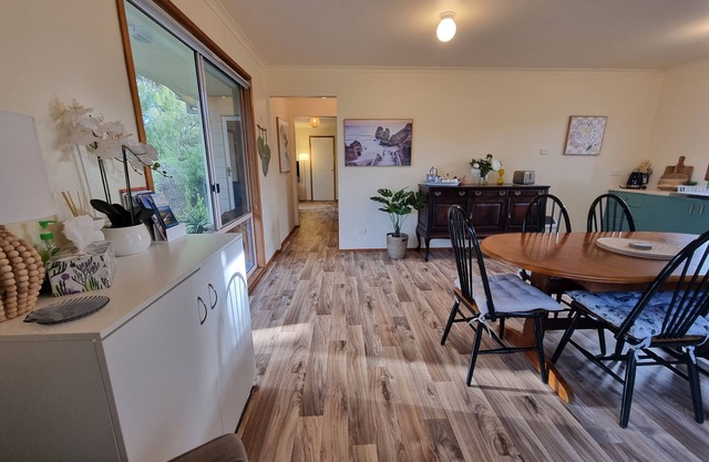 UNWIND AT THE 3BR CAPE BEACH HOUSE | FREE Wi-Fi | Families, Solo, Couples, Pets