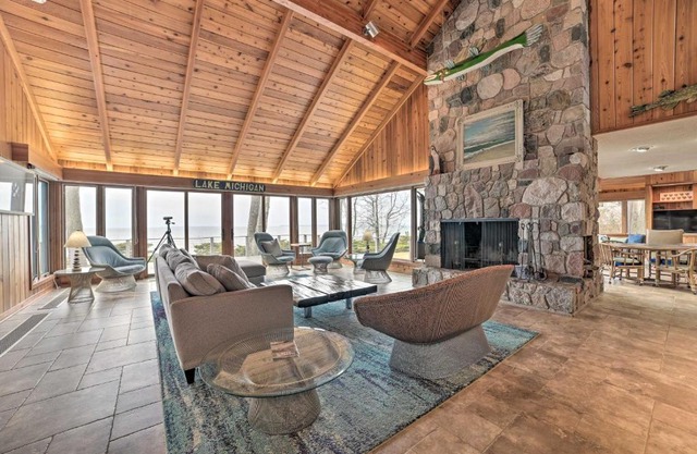 Unwind Fireside, Walk to Water! Lake Michigan Home