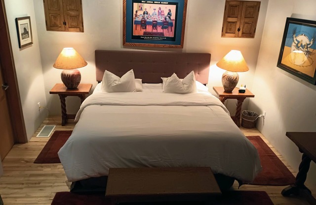 Unwind in solitude, bask in relaxation, enjoy convenience — near Canyon Road