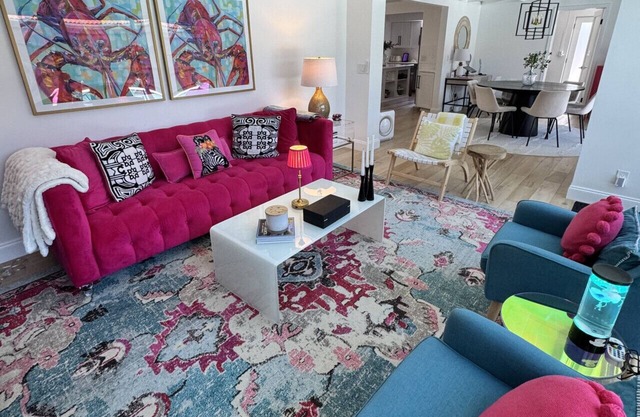 Update house with heated pool 5 min to beach