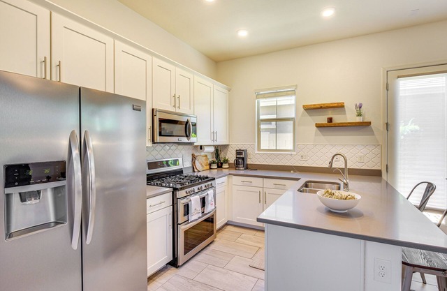 Updated Apt: 6 Mi to Dtwn Chandler!