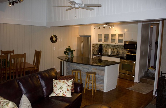 Updated Condo @ Schuss Mt., Pool outside the front door and golf/skiing in back