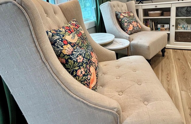 Updated, Fenced, Pet Friendly Downtown Cottage