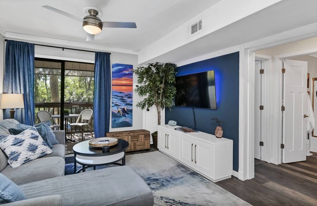 UPDATED Hilton Head Island Sands Villa with Terrace & Pacman @ COLIGNY BEACH!