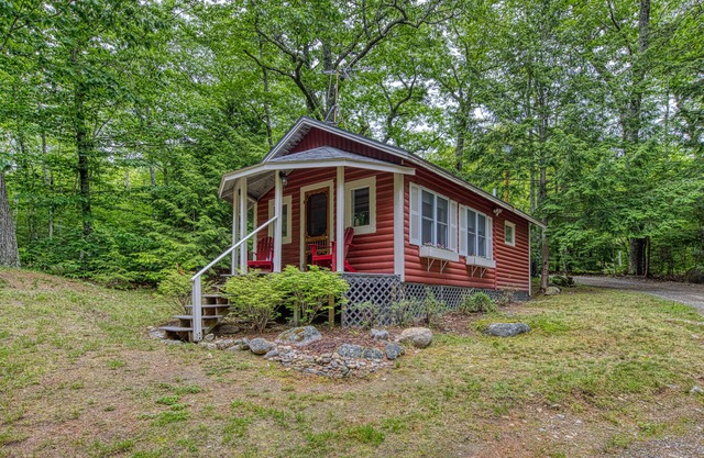 Updated lakefront cottage with shared boat dock - near Acadia