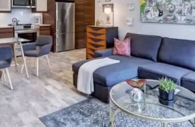 Updated Myers Park 1BR King Condo | Queens Rd