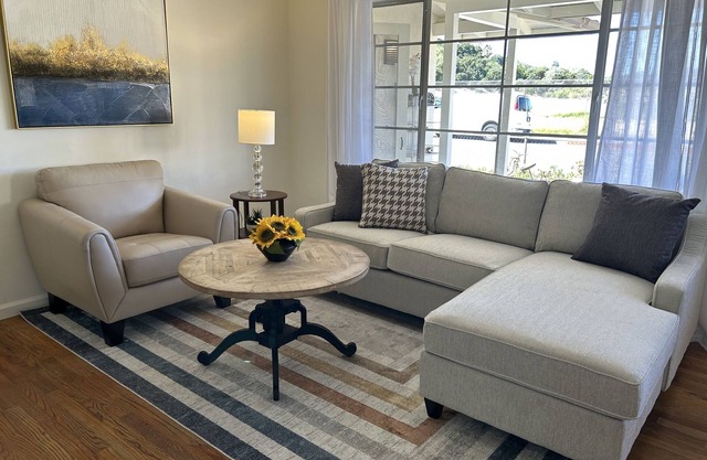 Updated, Peaceful Location: Bike/Drive to Beach, Elings Park, Earl Warren